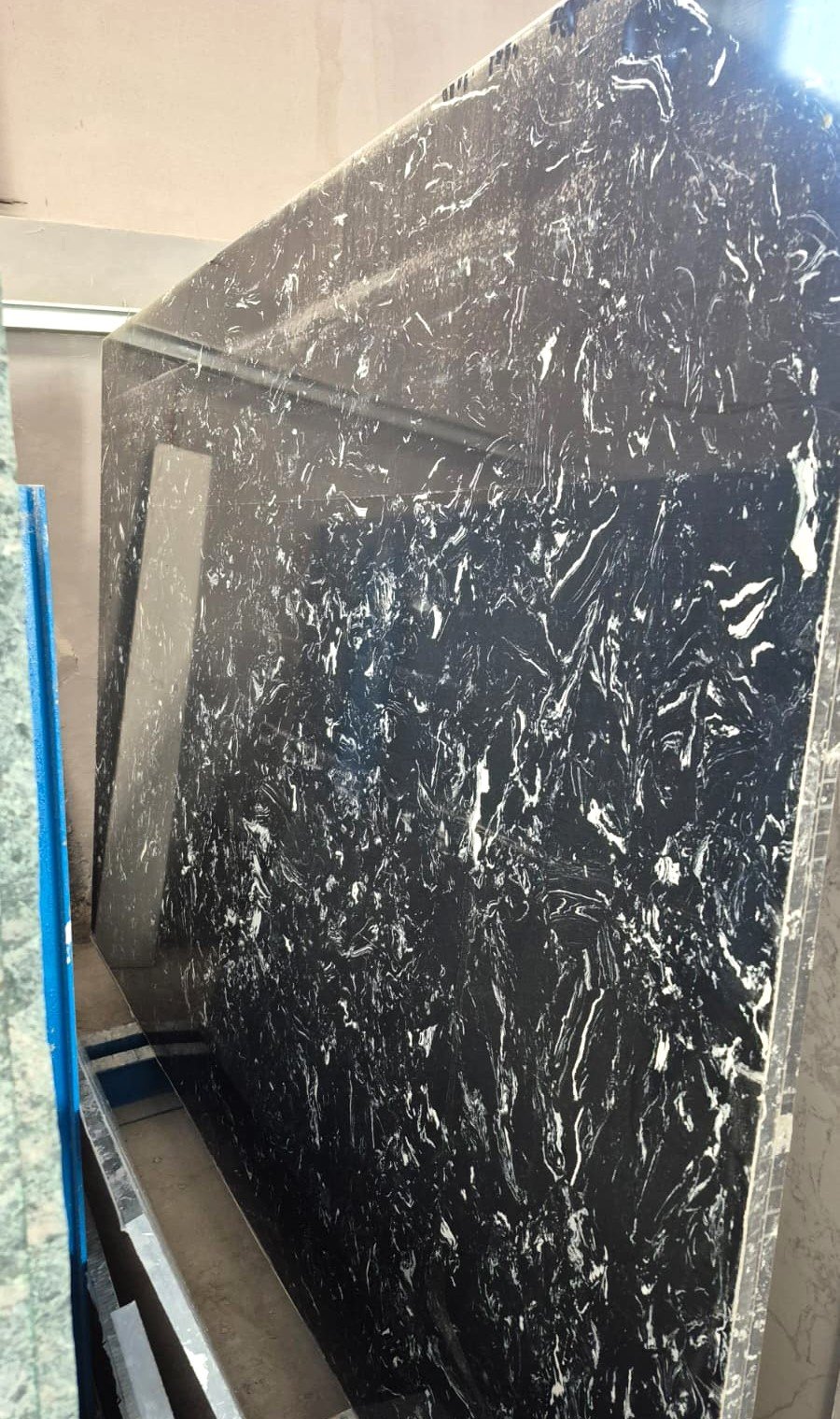 Artificial Black Carara