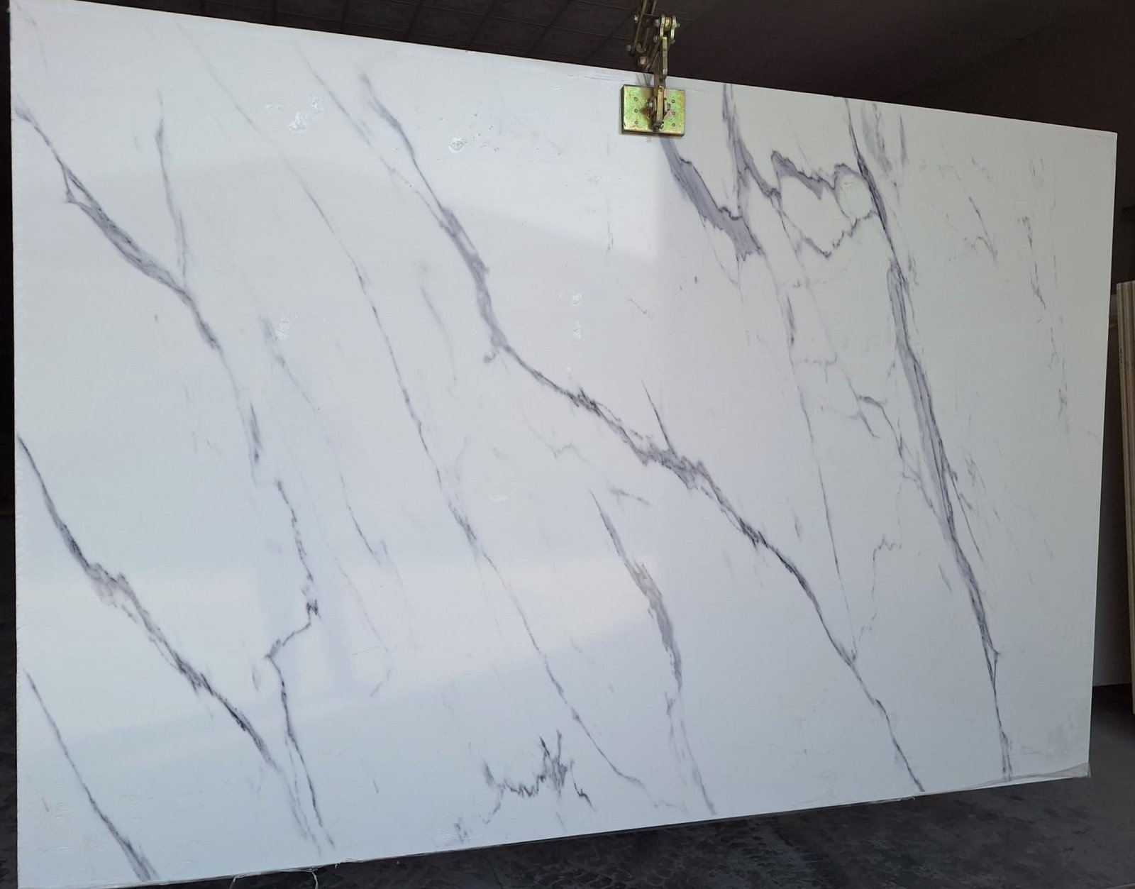 Artificial Calacatta line